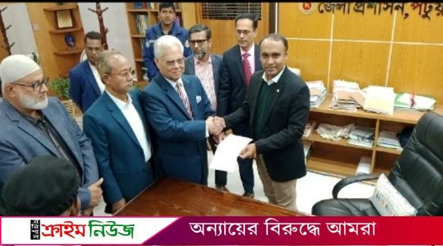 পটুয়াখালী-১ আসনে আলতাফ হোসেন চৌধুরীর মনোনয়ন জমা: উৎসবমুখর পরিবেশ